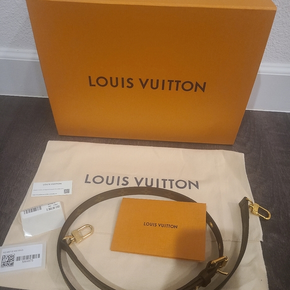 🎁 BRAND NEW LOUIS VUITTON POCHETTE METIS PURCHASED 12/21 - Picture 4 of 15